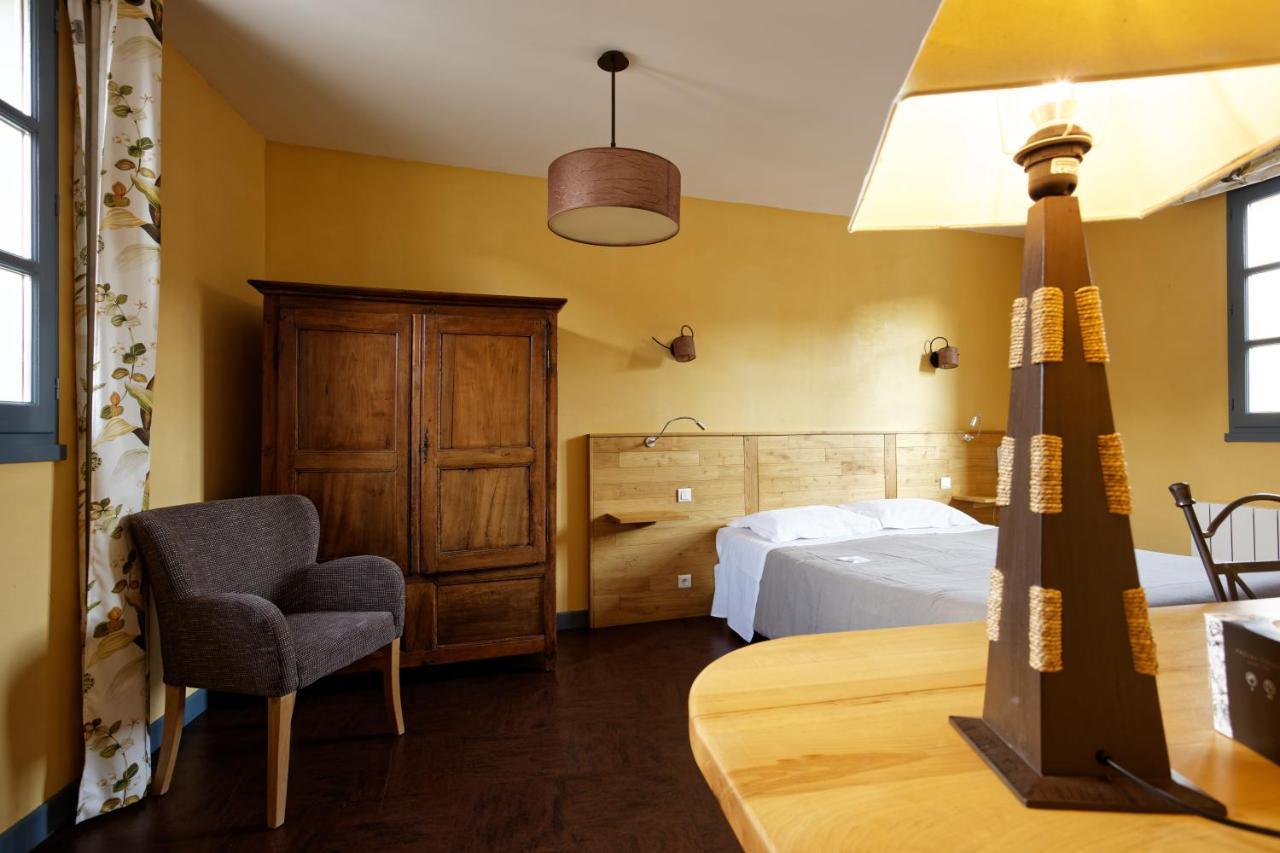 Hotel Le Quatorze Figeac Bagian luar foto