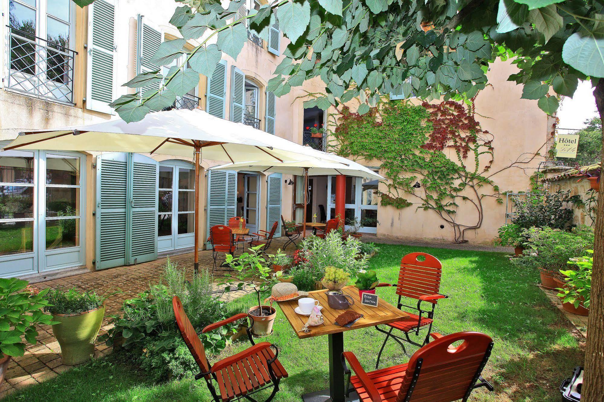 Hotel Le Quatorze Figeac Bagian luar foto